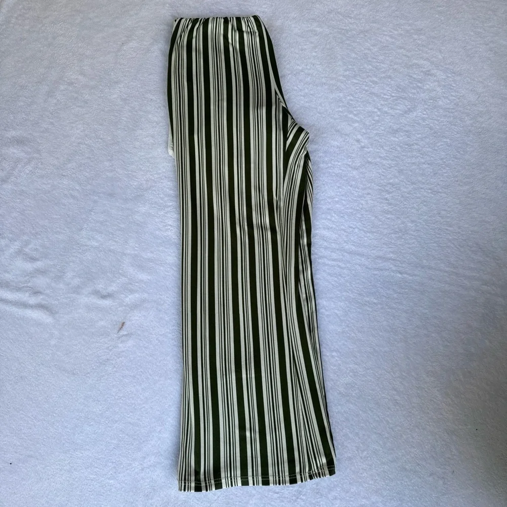 Stylish Kids Striped Romper in green  and White